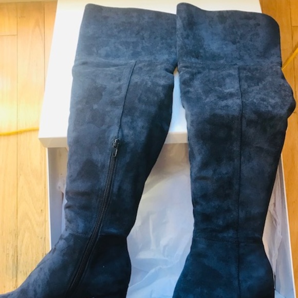 NWOT Neiman Marcus Over the Knee Suede Boots - 7M - Picture 3 of 7